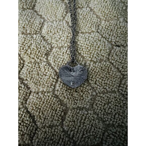 Have one to sell? Sell now  Share GUESS Stone x Heart Necklace, Good Condition - Picture 1 of 4